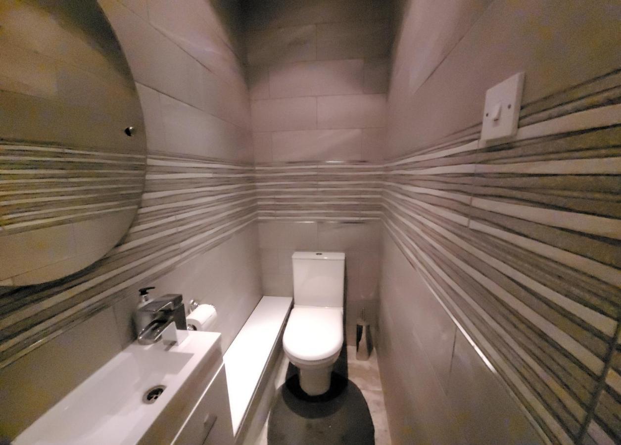 브리스틀 Quiet Terraced House 아파트 외부 사진
